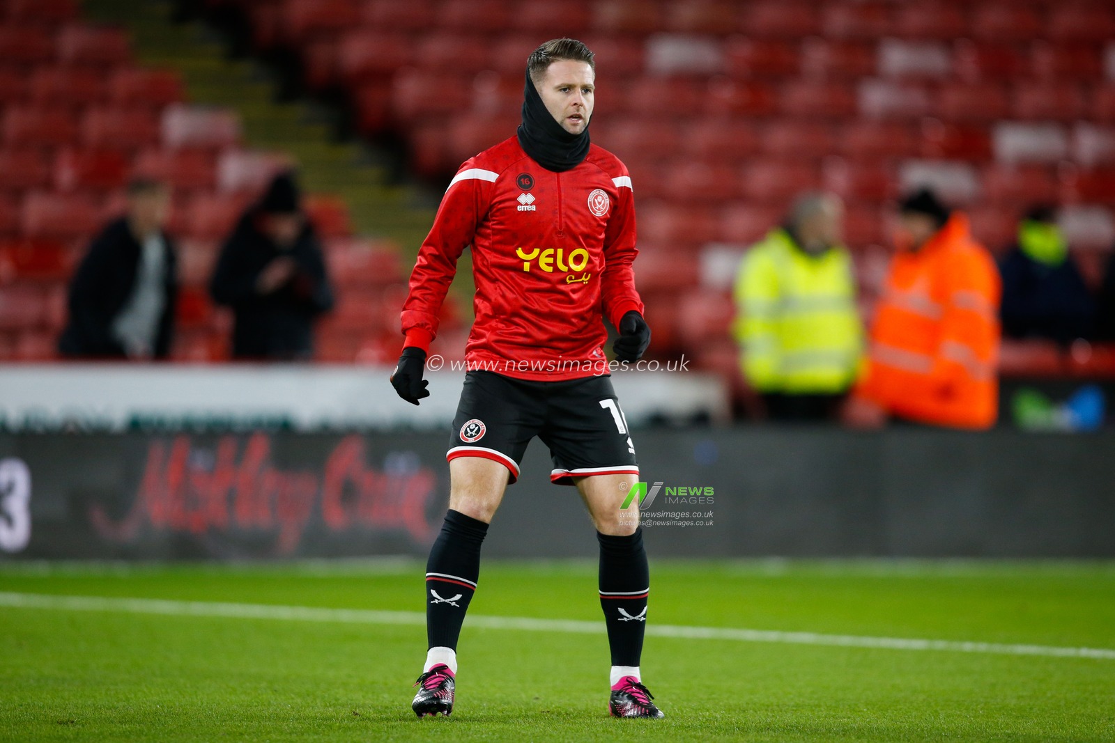 Oliver Norwood #16 of Sheffield United warms up before the Sky Bet Championship match Sheffield United vs Hull City at Bramall Lane, Sheffield, United Kingdom, 20th January 2023

(Photo by Ben Early/News Images)