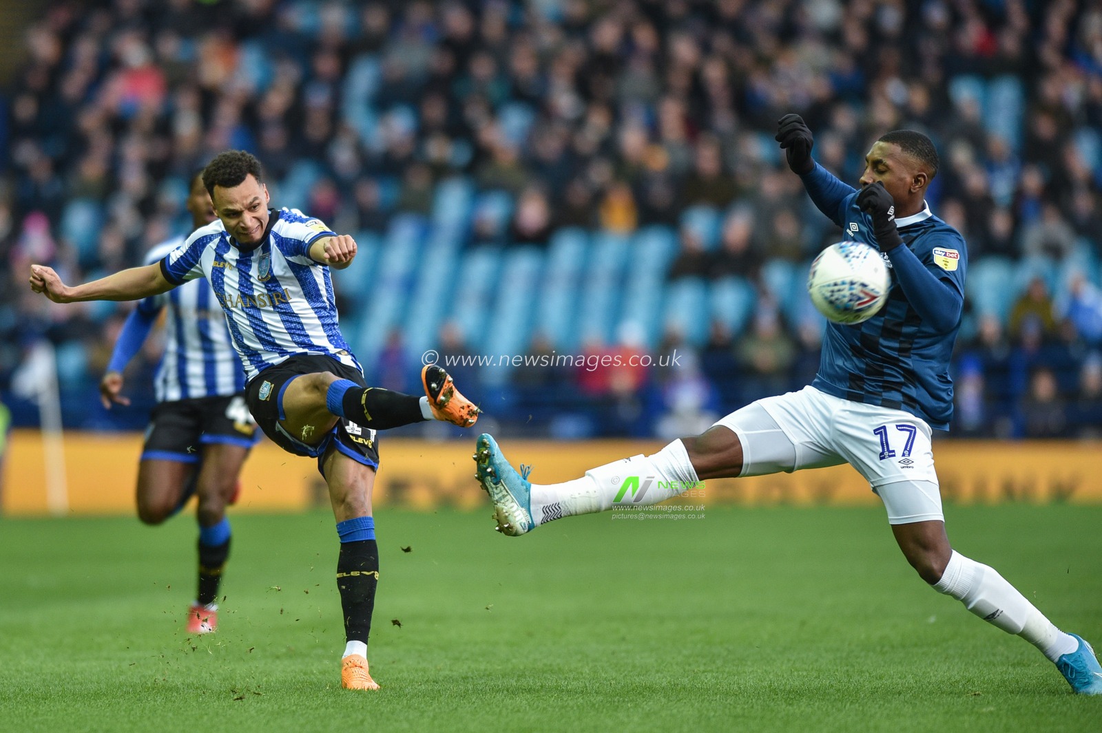 18th January 2020, Hillsborough, Sheffield, England; Sky Bet Championship, Sheffield Wednesday v Blackburn Rovers :Jacob Murphy (14) of Sheffield Wednesday takes a shot.

Credit: Dean Williams/News Images