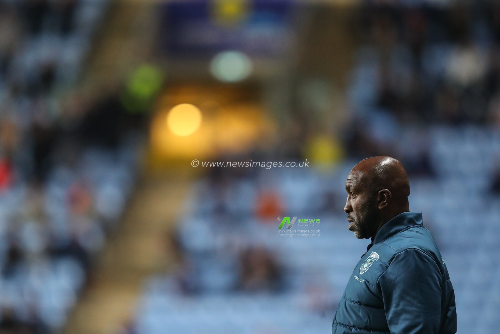 Darren Moore manager of Huddersfield Town during the Sky Bet Championship match Coventry City vs Huddersfield Town at Coventry Building Society Arena, Coventry, United Kingdom, 25th September 2023

(Photo by Gareth Evans/News Images)