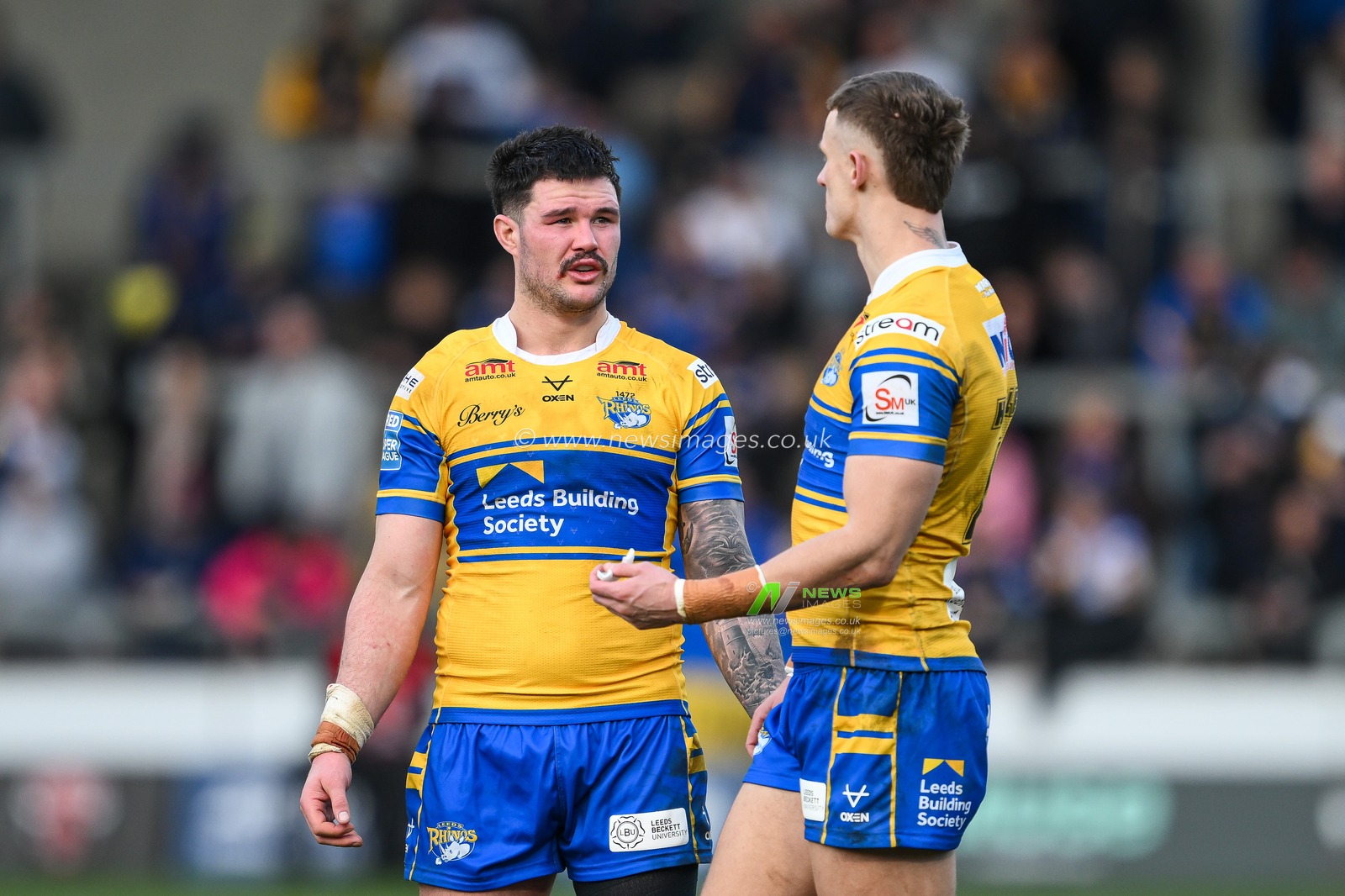 James Bentley of Leeds Rhinos and Ash Handley of Leeds Rhinos speak during a break in play during the Betfred Super League match Round 2 Salford Red Devils vs Leeds Rhinos at Salford Community Stadium, Eccles, United Kingdom, 22nd February 2025

(Photo by Craig Thomas/News Images)