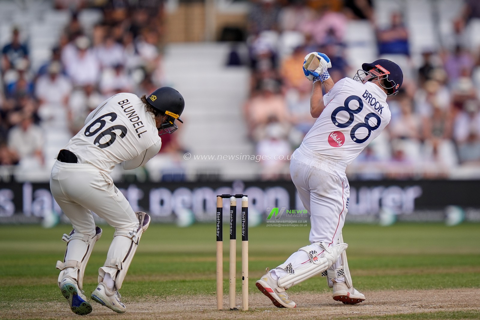 Harry Brook of England holes out and is caught in the deep by Nathan Smith of New Zealand during the 3rd Rothesay Test Match Day 4 match England vs New Zealand at Trent Bridge, Nottingham, United Kingdom on 28 June 2026

(Photo by Maynard Manyowa/News Images)