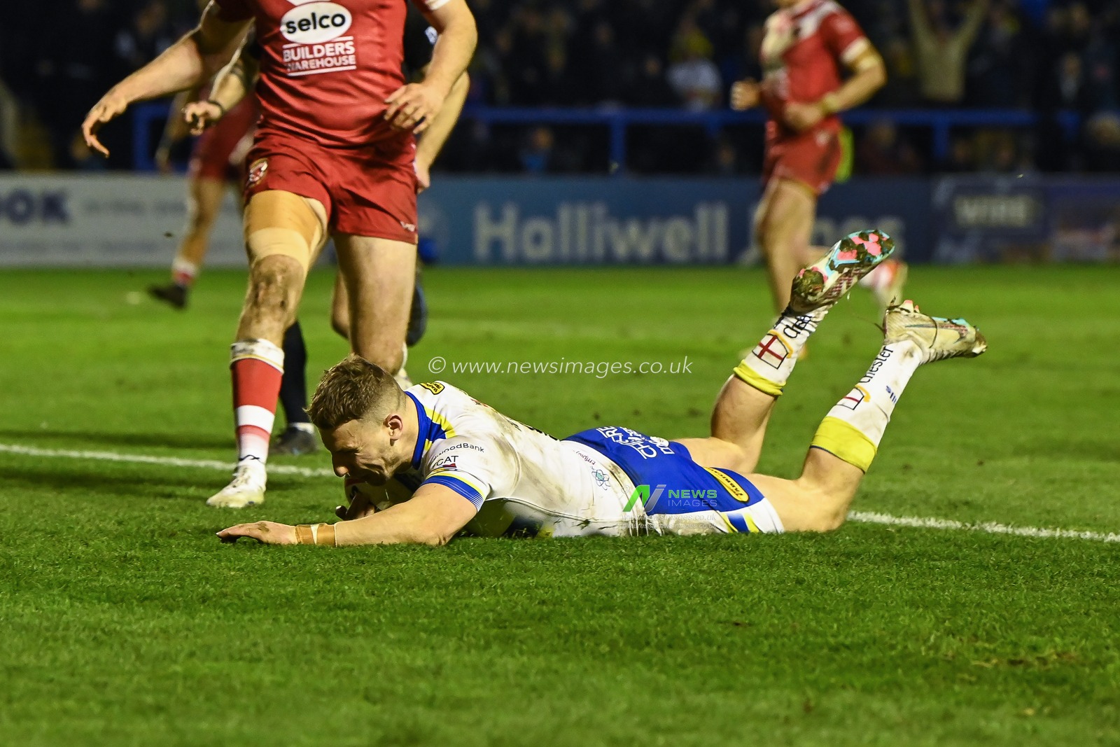 George Williams #6 of Warrington Wolves goes over for a tryduring the Betfred Super League Round 3 match Warrington Wolves vs Salford Red Devils at Halliwell Jones Stadium, Warrington, United Kingdom, 2nd March 2023

(Photo by Craig Thomas/News Images)
