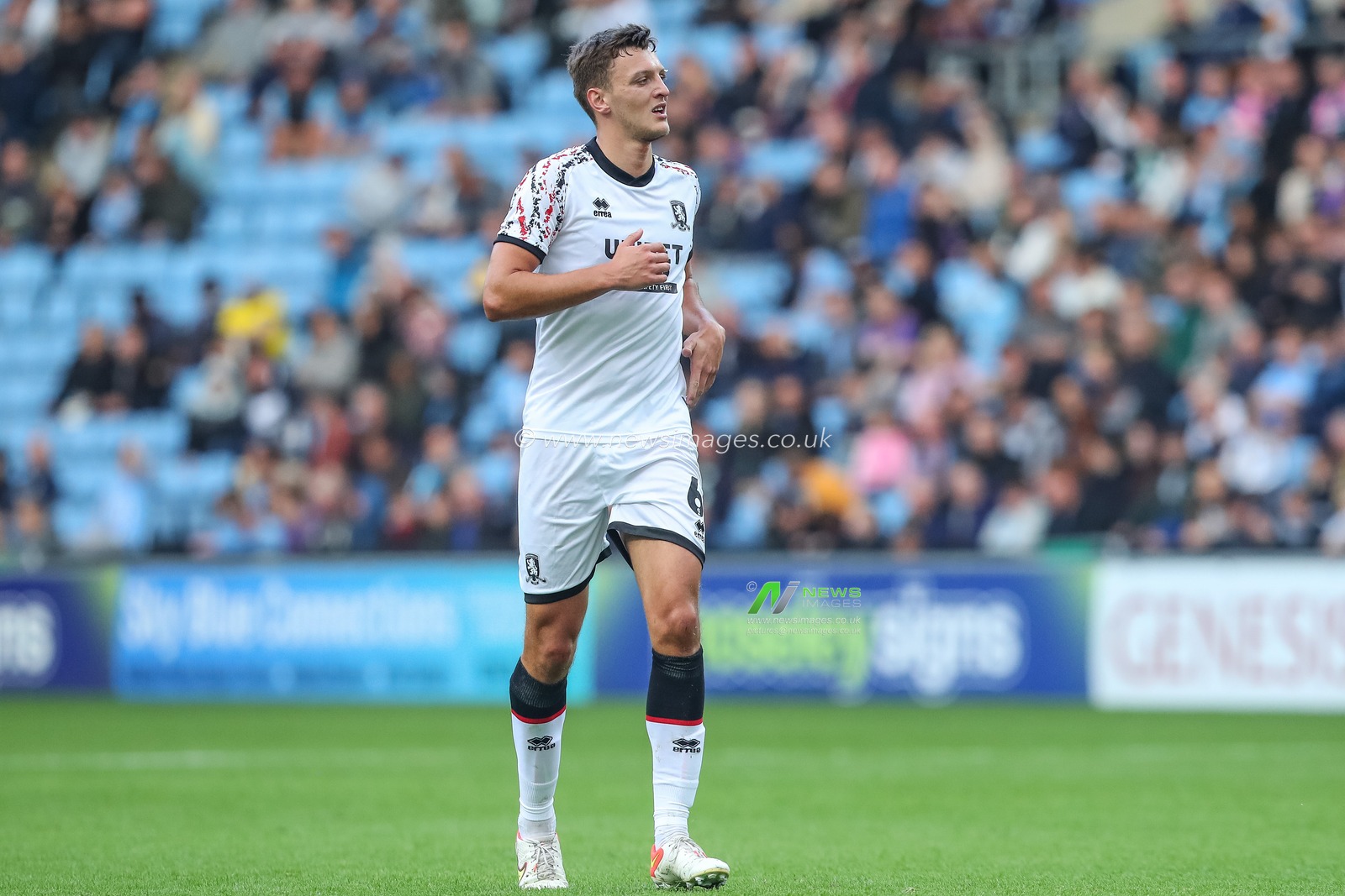 Dael Fry #6 of Middlesbrough during the Sky Bet Championship match Coventry City vs Middlesbrough at Coventry Building Society Arena, Coventry, United Kingdom, 1st October 2022

(Photo by Gareth Evans/News Images)