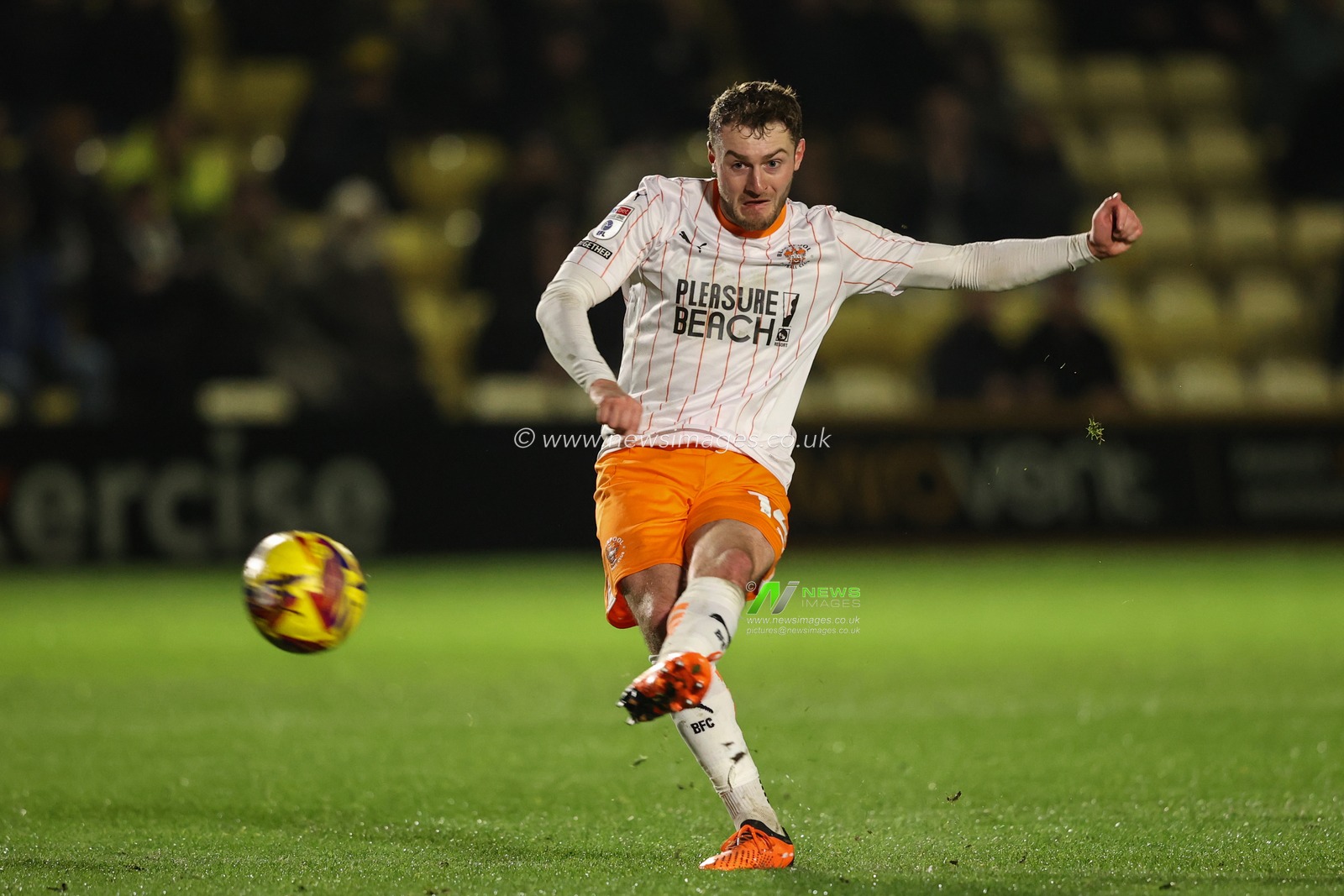 Elliot Embleton of Blackpool takes a shot on goal from a free kick during the Bristol Street Motors Trophy match Harrogate Town vs Blackpool at Wetherby Road, Harrogate, United Kingdom, 12th November 2024

(Photo by Alfie Cosgrove/News Images)