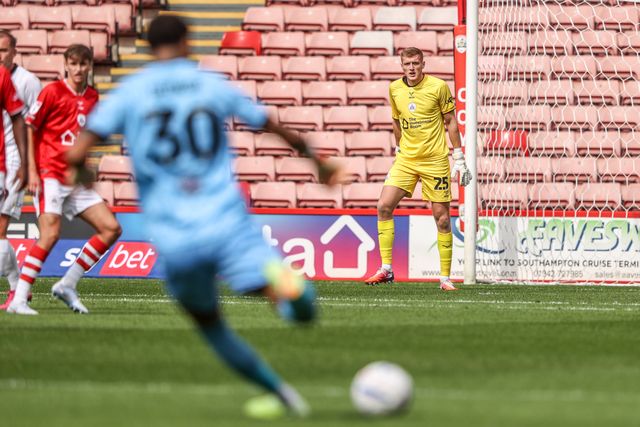 Barnsley goalkeeper Rogan Ravenhill looks on as Bromley goalkeeper Shamal George takes a free kick during the Sky Bet League One match Barnsley vs Bromley at Oakwell, Barnsley, United Kingdom on 15 August 2026

(Photo by Alfie Cosgrove/News Images)