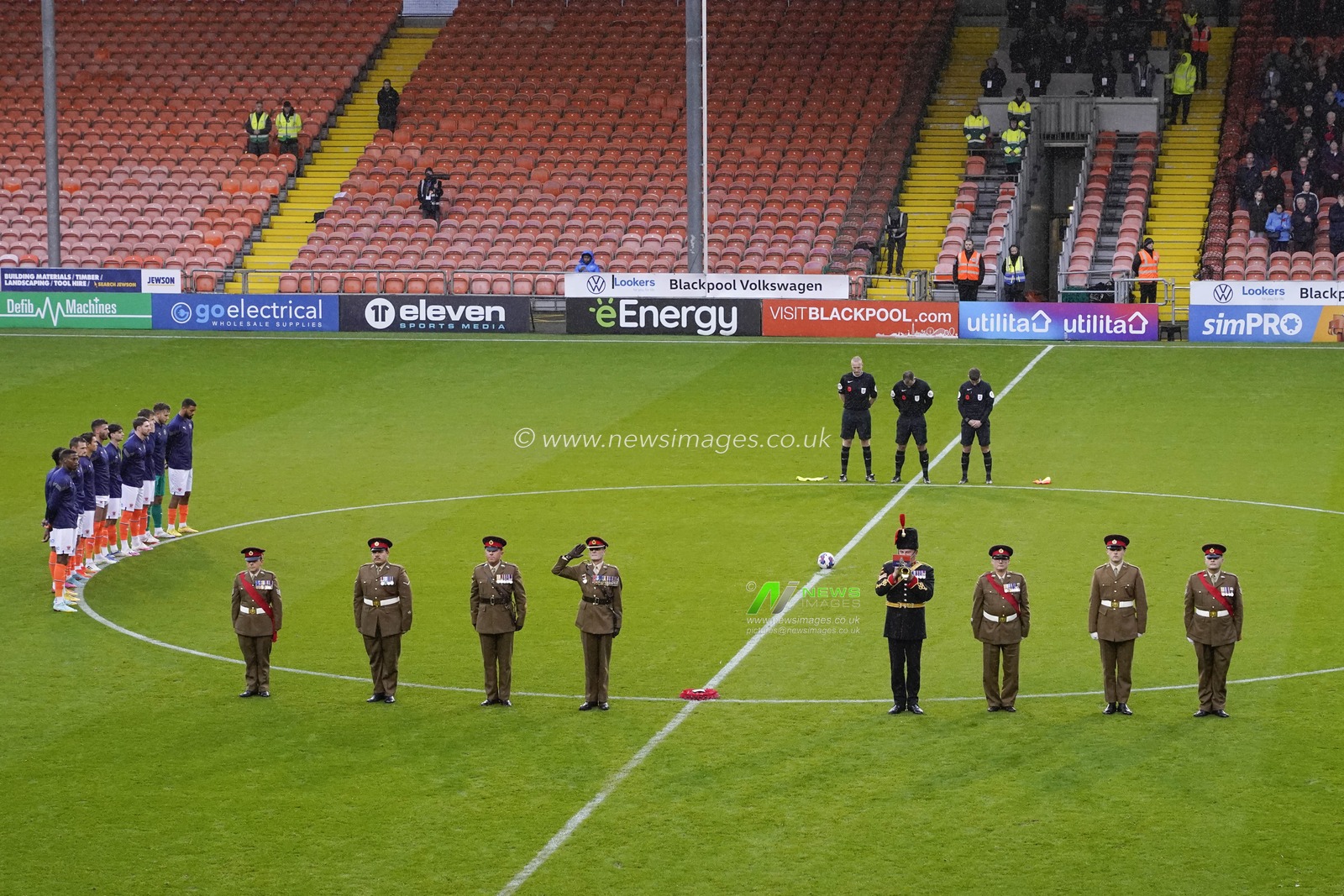 Minutes silence during the Sky Bet Championship match Blackpool vs Luton Town at Bloomfield Road, Blackpool, United Kingdom, 5th November 2022

(Photo by Steve Flynn/News Images)