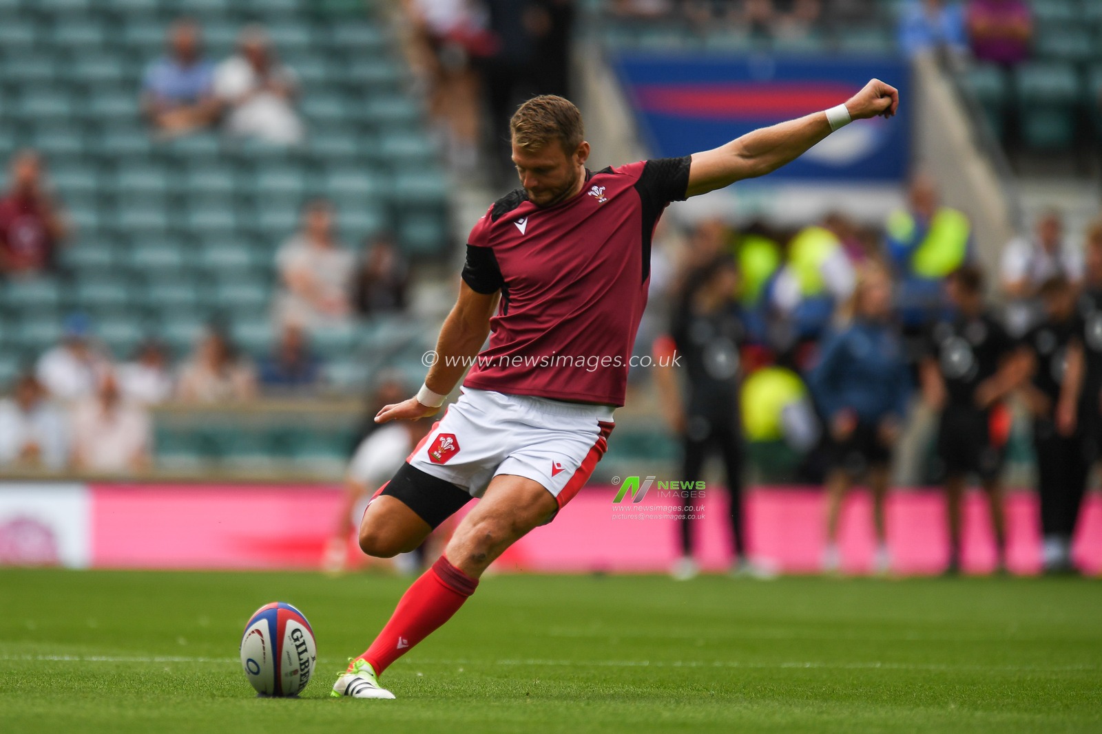 Dan Biggar of Wales during pre match warm up ahead of  the 2023 Summer Series match England vs Wales at Twickenham Stadium, Twickenham, United Kingdom, 12th August 2023

(Photo by Mike Jones/News Images)