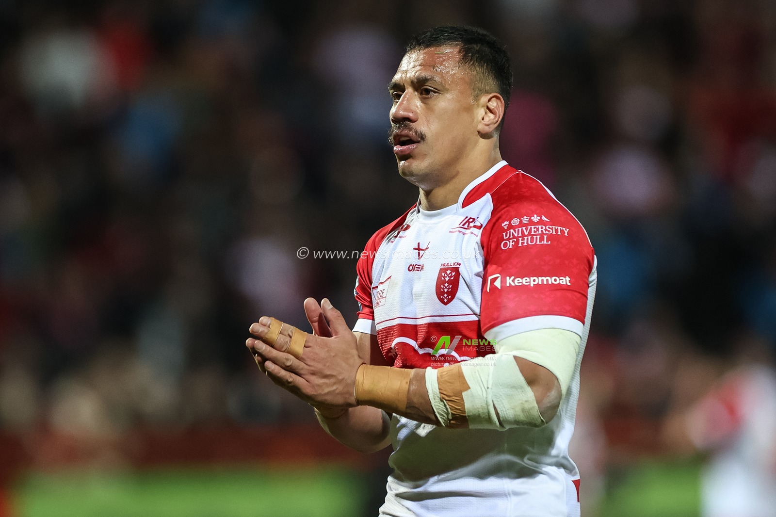 Sauaso Sue of Hull KR applauds the home fans during the Betfred Super League Round 9 match Hull KR vs Wigan Warriors at Sewell Group Craven Park, Kingston upon Hull, United Kingdom, 26th April 2024

(Photo by Mark Cosgrove/News Images)