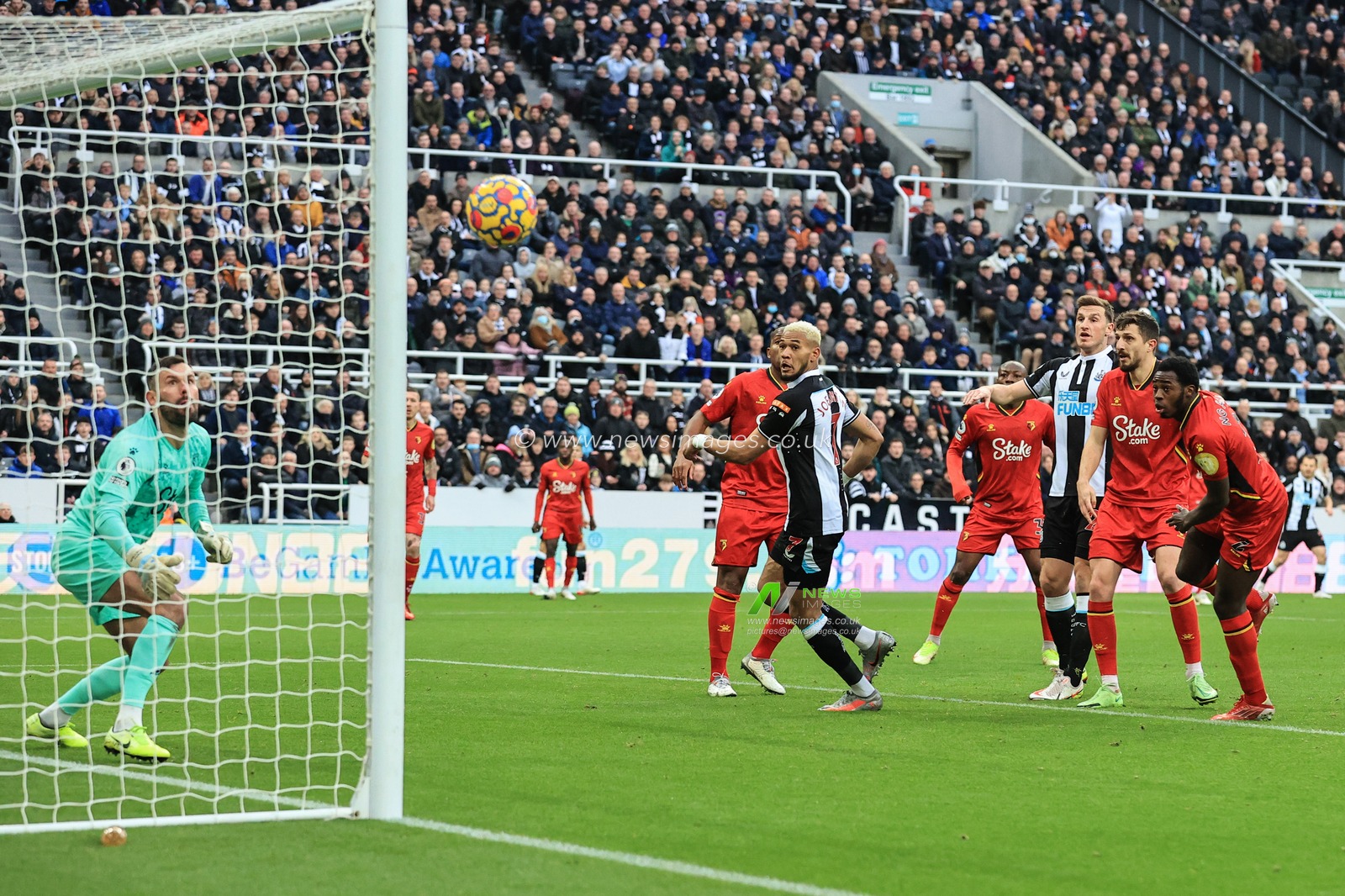 Joelinton #7 of Newcastle United shoots on goal, rebounds out off the upright