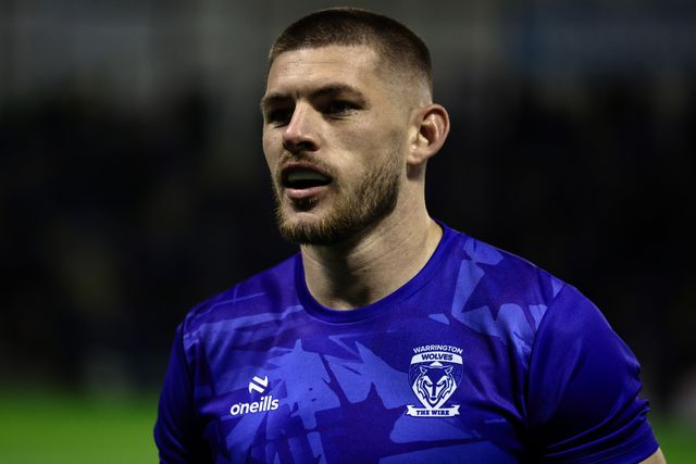 Danny Walker of Warrington Wolves in the pre-game warm up during the Betfred Super League Round 6 match Warrington Wolves vs Leeds Rhinos at Halliwell Jones Stadium, Warrington, United Kingdom, 28th March 2025

(Photo by Mark Cosgrove/News Images)