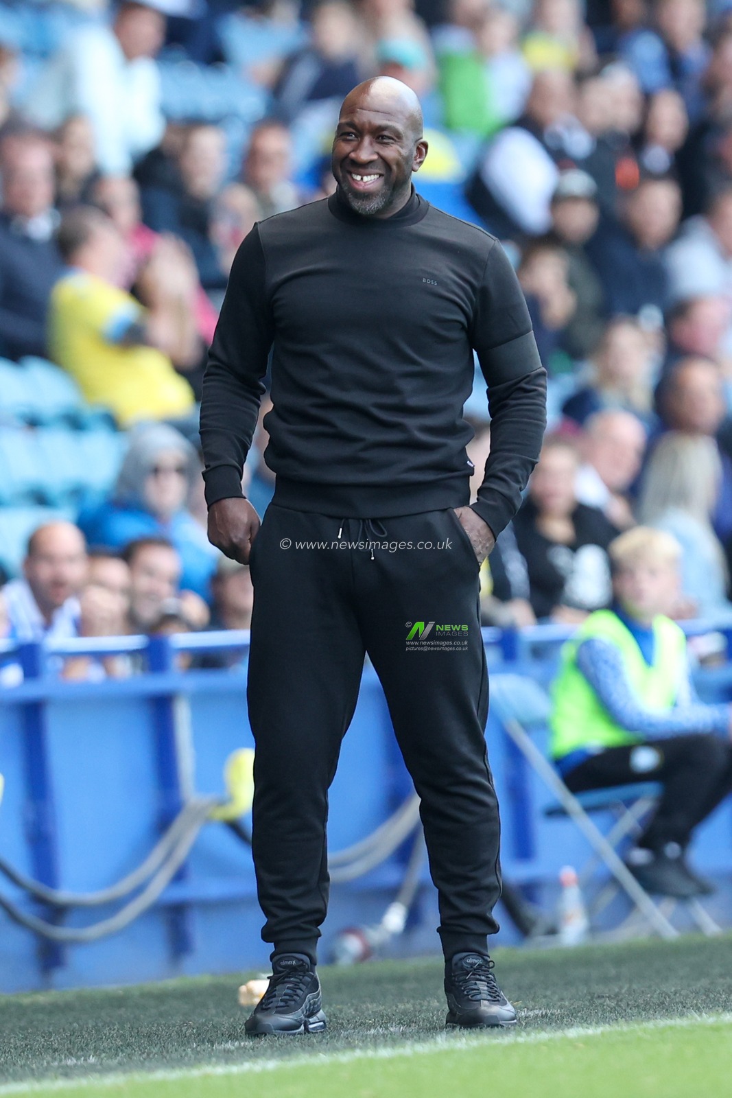 Darren Moore Manager of Sheffield Wednesday during the Sky Bet League 1 match Sheffield Wednesday vs Ipswich Town at Hillsborough, Sheffield, United Kingdom, 17th September 2022

(Photo by Simon Bissett/News Images)
