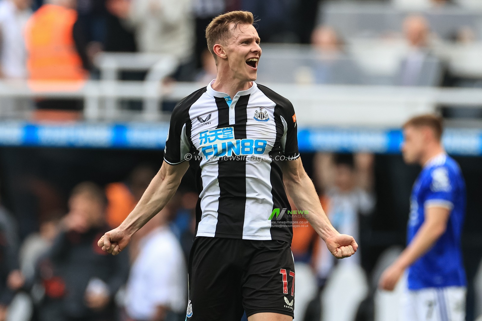 Emil Krafth #17 of Newcastle United celebrates the 2-1 win over Leicester City