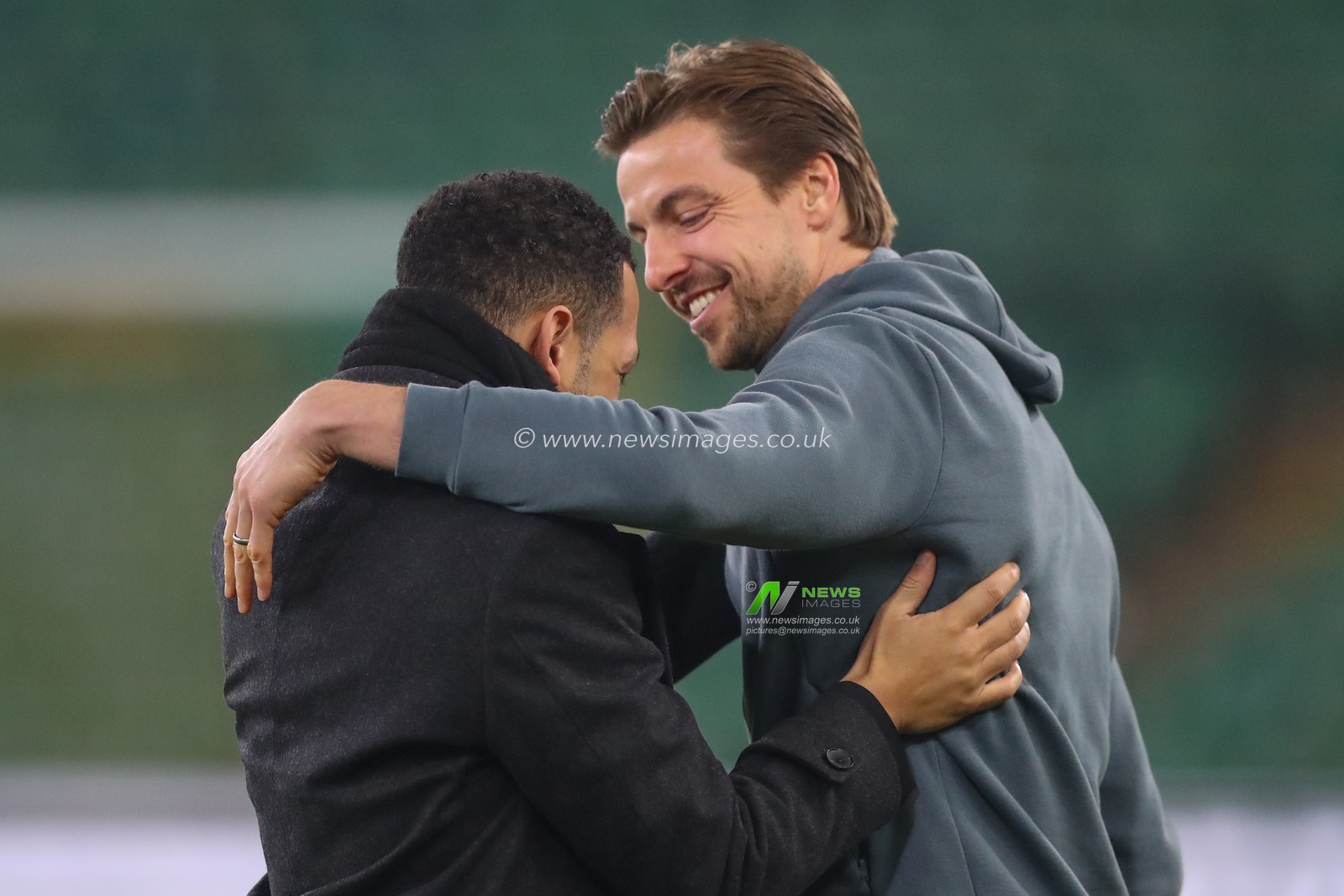Liam Rosenior manager of Hull City talks with Tim Krul #1 of Noriwch City ahead of  the Sky Bet Championship match Norwich City vs Hull City at Carrow Road, Norwich, United Kingdom, 14th February 2023

(Photo by Gareth Evans/News Images)