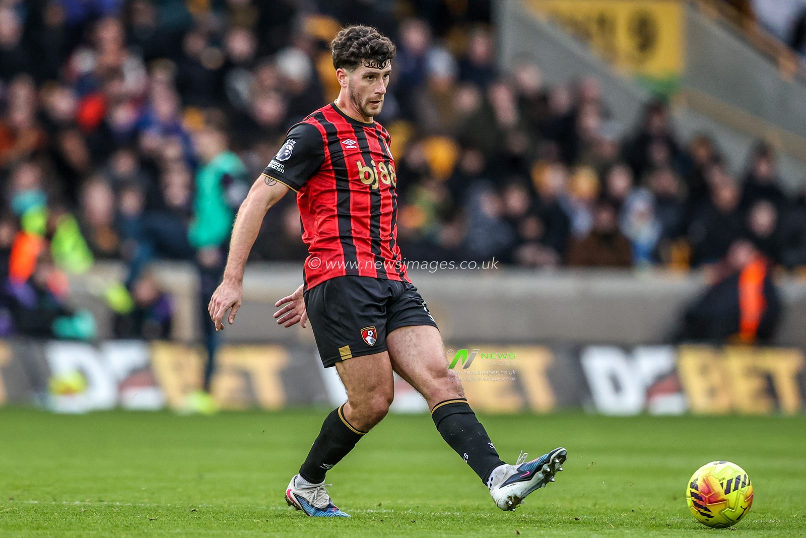 Marcos Senesi of Bournemouth passes the ball during the Premier League match Wolverhampton Wanderers vs Bournemouth at Molineux, Wolverhampton, United Kingdom, 31st January 2026

(Photo by Alfie Cosgrove/News Images)