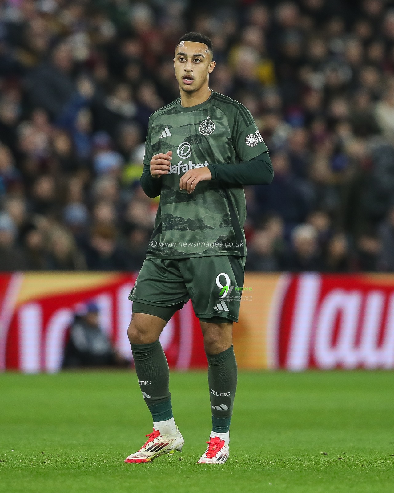 Adam Idah of Celtic during the UEFA Champions League Matchday 8 of 8 Aston Villa vs Celtic at Villa Park, Birmingham, United Kingdom, 29th January 2025

(Photo by Gareth Evans/News Images)