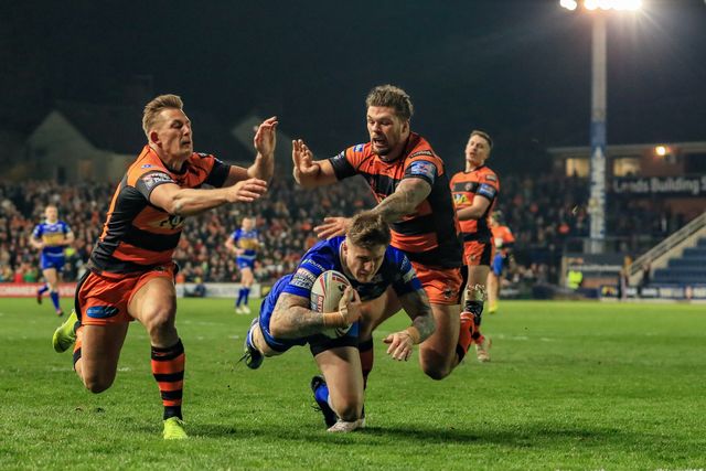 Betfred Super League round 8 Leeds Rhinos vs Castleford Tigers
