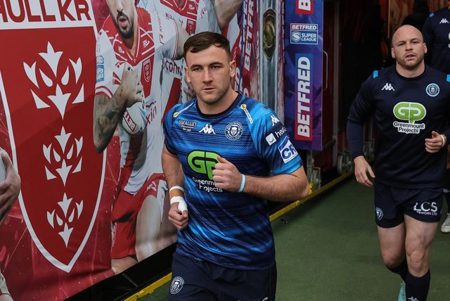 Harry Smith of Wigan Warriors in the pre-game warm up during the 2025 Betfred Super League Grand Final Hull KR v Wigan Warriors at Old Trafford, Manchester, United Kingdom, 11th October 2025

(Photo by Mark Cosgrove/News Images)