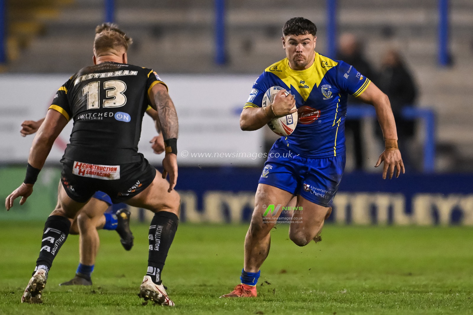 Joe Philbin of Warrington Wolves makes a break during the Betfred Super League Round 3 match Warrington Wolves vs Castleford Tigers at Halliwell Jones Stadium, Warrington, United Kingdom, 1st March 2024

(Photo by Craig Thomas/News Images)
