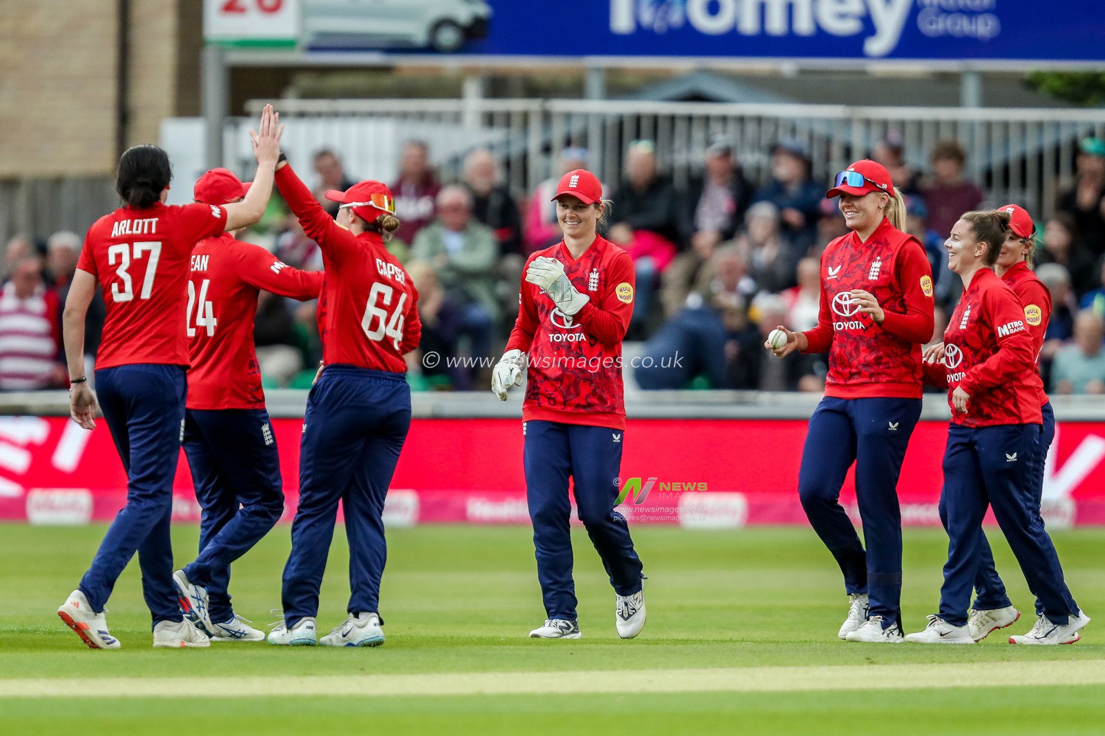 England Women celebrates after the dismissal of Zaida James of West Indies Women during the 3rd Vitality IT20 Series match England Women vs West Indies Women at The Cloud County Ground, Chelmsford, United Kingdom, 26th May 2025

(Photo by Izzy Poles/News Images)