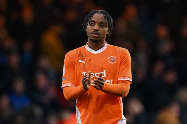 Niall Ennis of Blackpoolapplauds the fans at the end of the  Sky Bet League 1 match Stockport County vs Blackpool at Edgeley Park Stadium, Stockport, United Kingdom, 1st March 2025

(Photo by Craig Thomas/News Images)