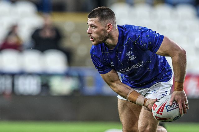 Danny Walker of Warrington Wolves in the pre-game warm up during the Betfred Super League round 10 match Huddersfield Giants vs Warrington Wolves at Accu Stadium, Huddersfield, United Kingdom on 02 May 2026

(Photo by Alfie Cosgrove/News Images)
