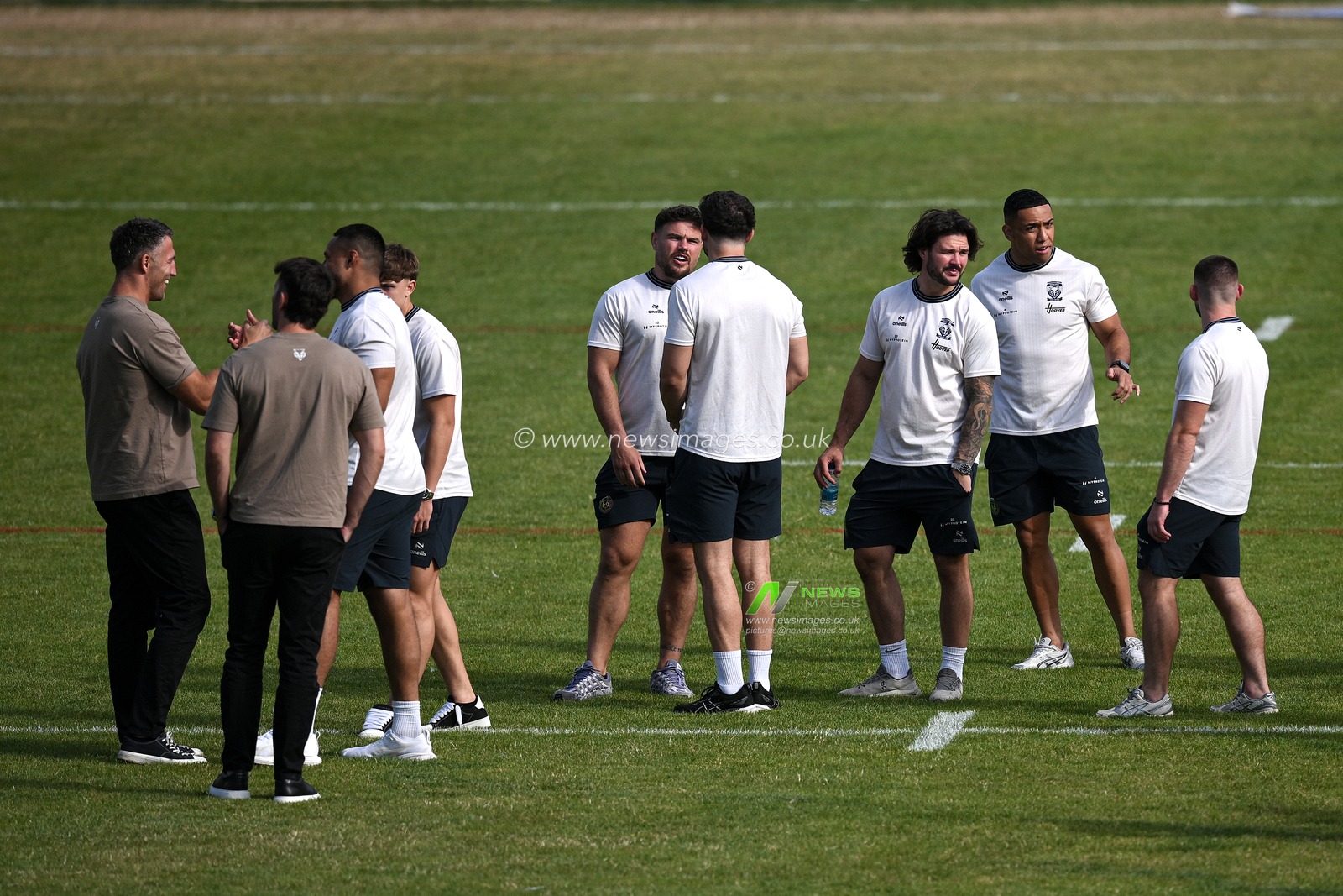 Players of Warrington Wolves arrive prior to the Betfred Super League round 22 match Bradford Bulls vs Warrington Wolves at Odsal Stadium, Bradford, United Kingdom on 08 August 2026

(Photo by Ben Roberts/News Images)