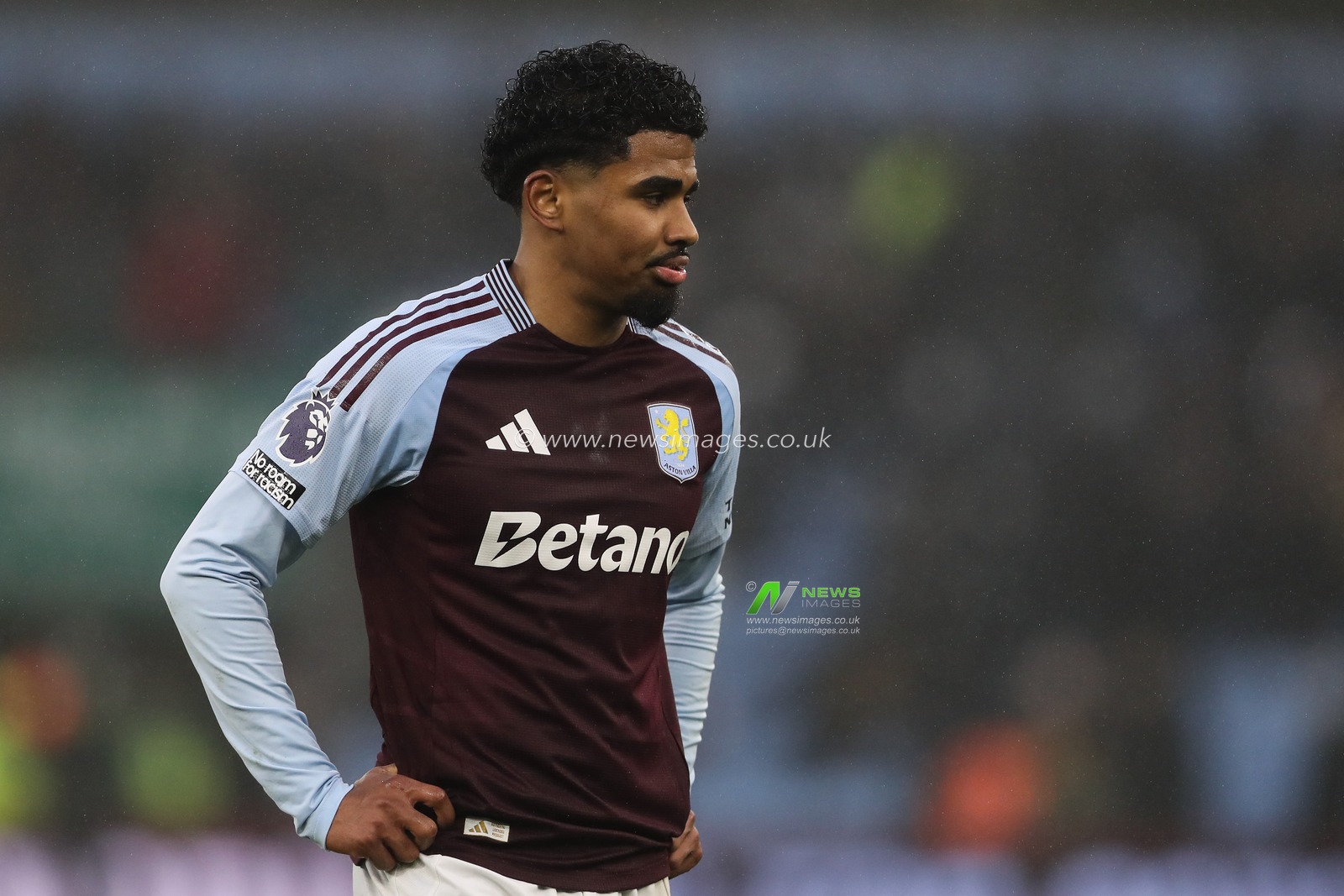 Ian Maatsen of Aston Villa reacts at full time in the Premier League match Aston Villa vs Ipswich Town at Villa Park, Birmingham, United Kingdom, 15th February 2025

(Photo by Gareth Evans/News Images)