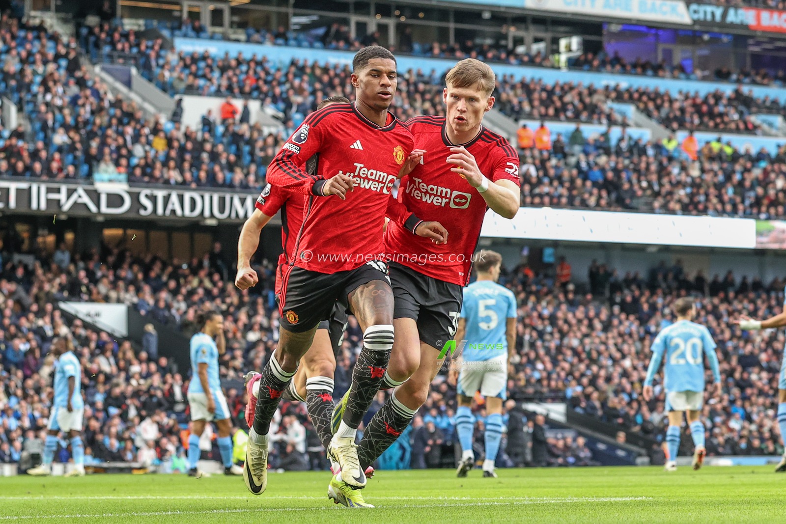 Marcus Rashford of Manchester United celebrates his goal to make it 0-1 during the Premier League match Manchester City vs Manchester United at Etihad Stadium, Manchester, United Kingdom, 3rd March 2024

(Photo by Mark Cosgrove/News Images)