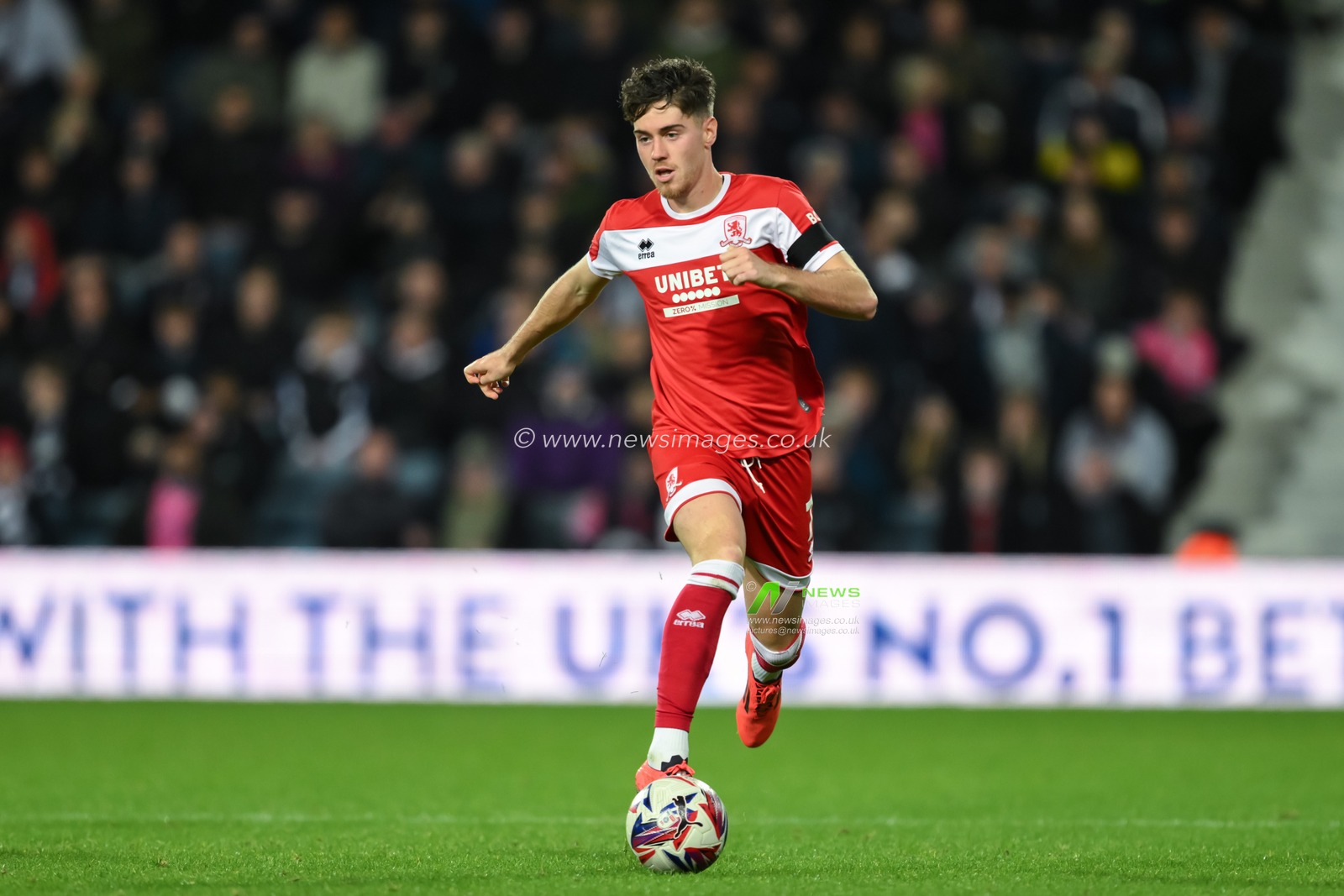 Hayden Hackney of Middlesbrough breaks with the ball during the Sky Bet Championship match West Bromwich Albion vs Middlesbrough at The Hawthorns, West Bromwich, United Kingdom, 1st October 2024

(Photo by Craig Thomas/News Images)