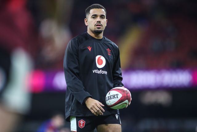Ben Thomas of Wales warms up during the Quilter Nations Series 2025 match Wales vs Japan at Principality Stadium, Cardiff, United Kingdom, 15th November 2025

(Photo by Andrew Lewis/News Images)

*** GER AUT SUI OUT ***