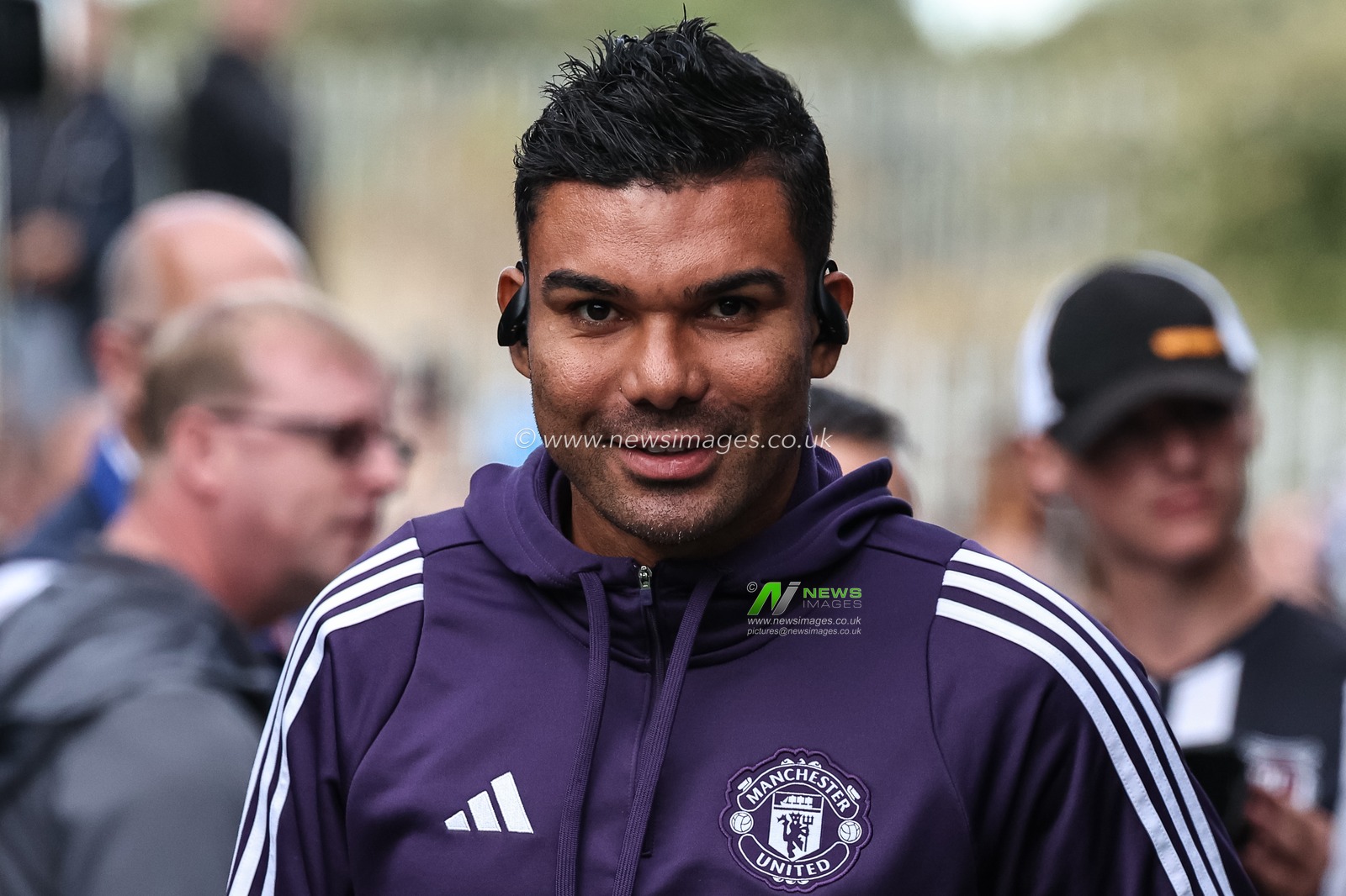 Casemiro of Manchester United arrives during the Carabao Cup match Grimsby Town vs Manchester United at Blundell Park, Cleethorpes, United Kingdom, 27th August 2025

(Photo by Mark Cosgrove/News Images)