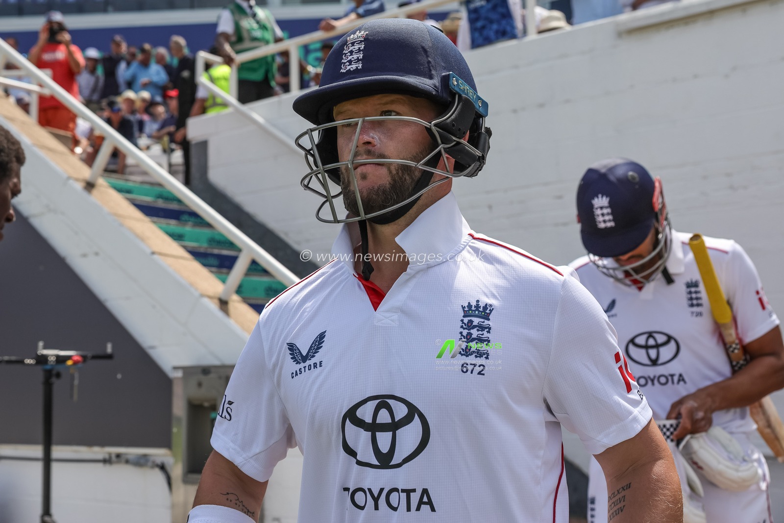 Ben Duckett of England walks out to open the batting during the 2nd Rothesay Test Match Day 2 match England vs New Zealand at The Kia Oval, London, United Kingdom on 18 June 2026

(Photo by Mark Cosgrove/News Images)