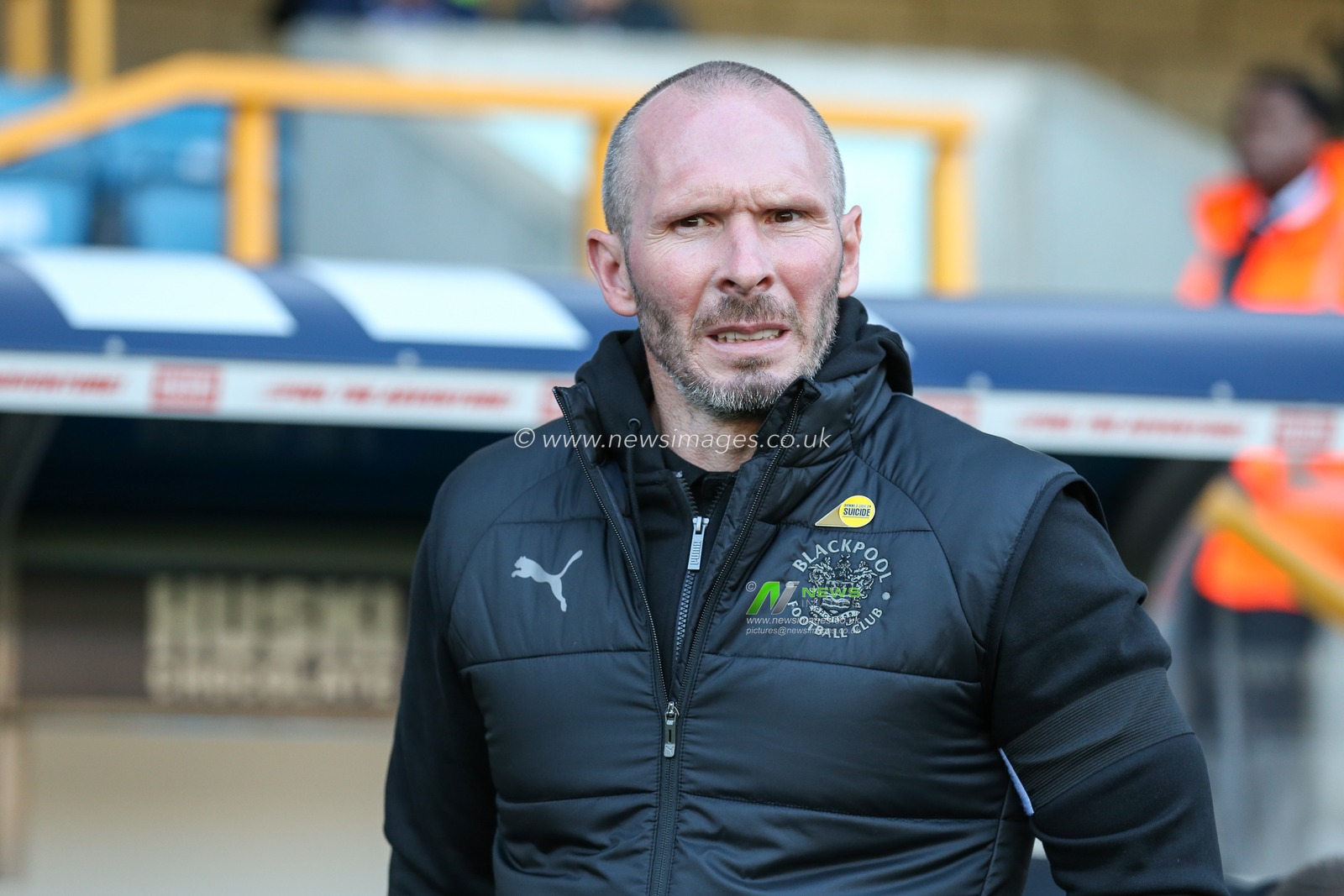Michael Appleton manager of Blackpool during the Sky Bet Championship match Millwall vs Blackpool at The Den, London, United Kingdom, 17th September 2022

(Photo by Arron Gent/News Images)