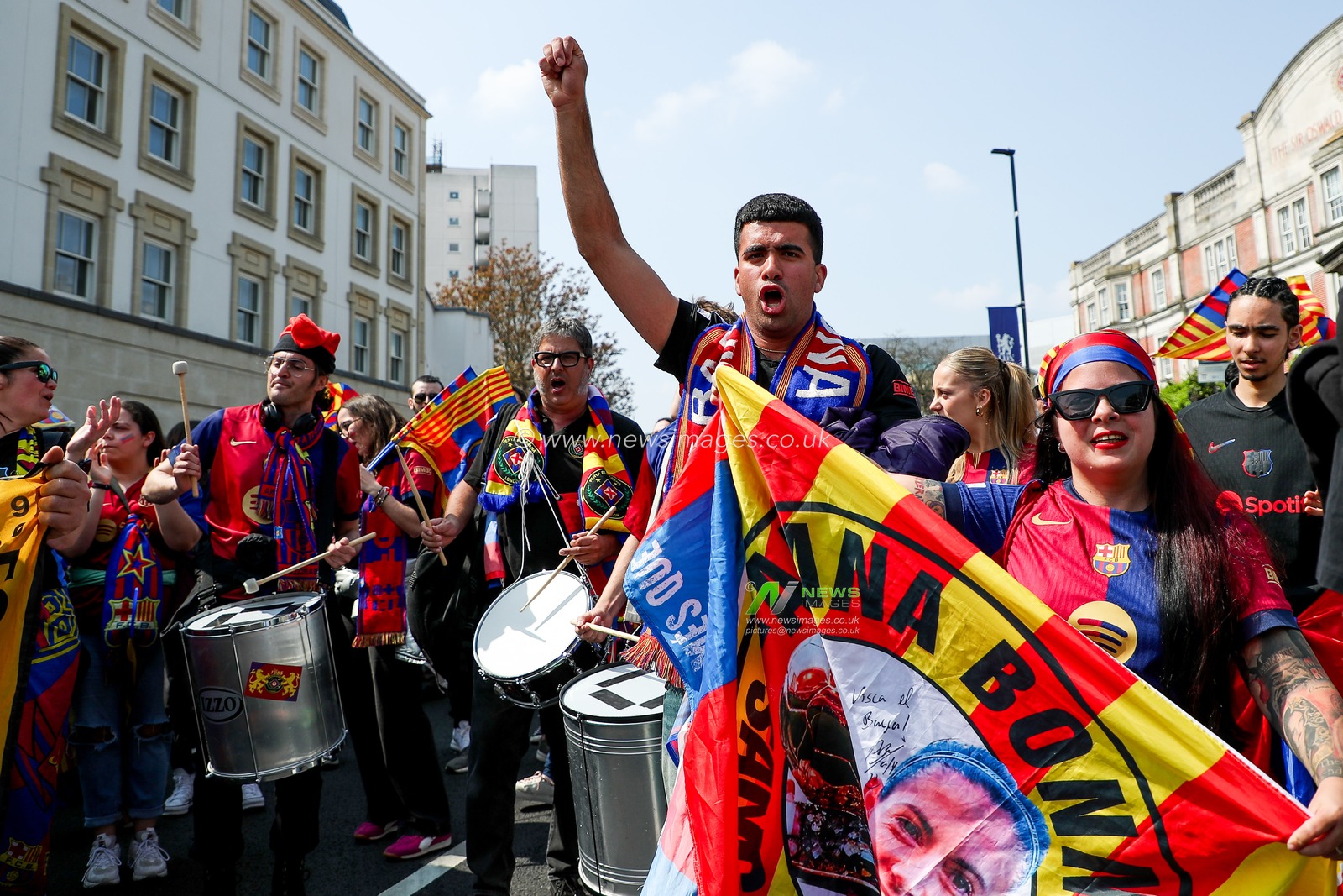 Barcelona fans march outside of Stamford Bridge prior to the UEFA Women's Champions League Semi-Final match Chelsea vs Barcelona at Stamford Bridge, London, United Kingdom, 27th April 2025

(Photo by Izzy Poles/News Images)