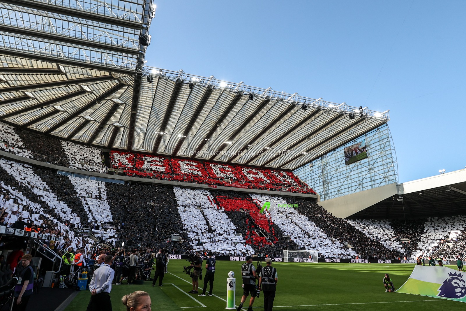 Newcastle United’s Kevin Keegan display in memory of his life during the Premier League match Newcastle Untied vs Liverpool at St. James's Park, Newcastle, United Kingdom on 23 August 2026

(Photo by Alfie Cosgrove/News Images)