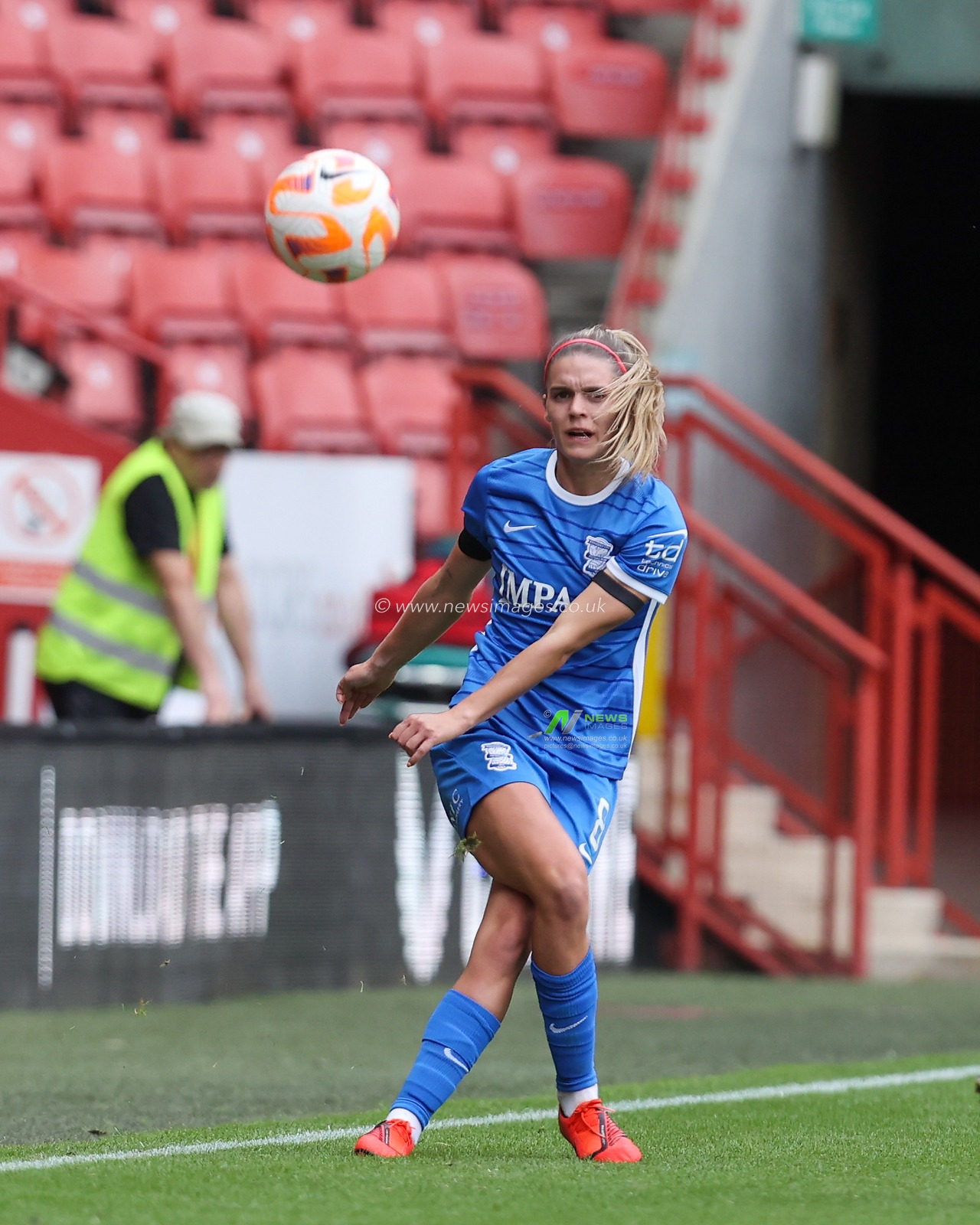Jamie Finn #8 of Birmingham City passes the ball during the The Fa Women's Super 2 League match Chalrton Women vs Birmingham City Women at The Oakwood VCD Athletic, Charlton, United Kingdom, 18th September 2022

(Photo by Simon Bissett/News Images)