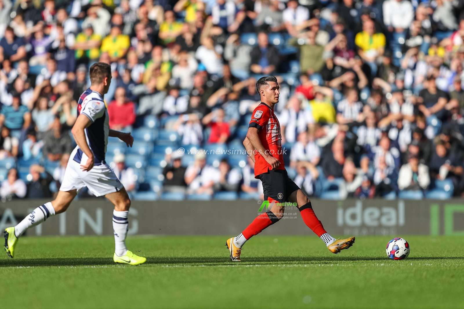 Dan Potts #3 of Luton Town passes the ball during the Sky Bet Championship match West Bromwich Albion vs Luton Town at The Hawthorns, West Bromwich, United Kingdom, 8th October 2022

(Photo by Gareth Evans/News Images)