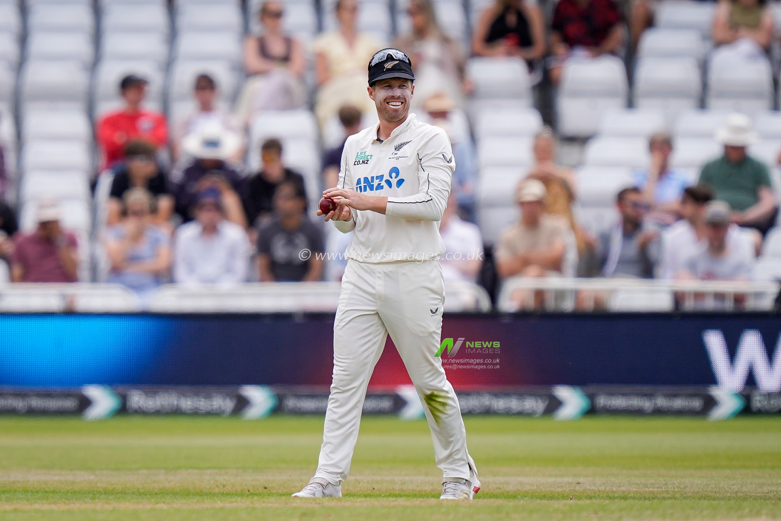 Henry Nicholls of New Zealand fields the ball during the 3rd Rothesay Test Match Day 5 match England vs New Zealand at Trent Bridge, Nottingham, United Kingdom on 29 June 2026

(Photo by Maynard Manyowa/News Images)
