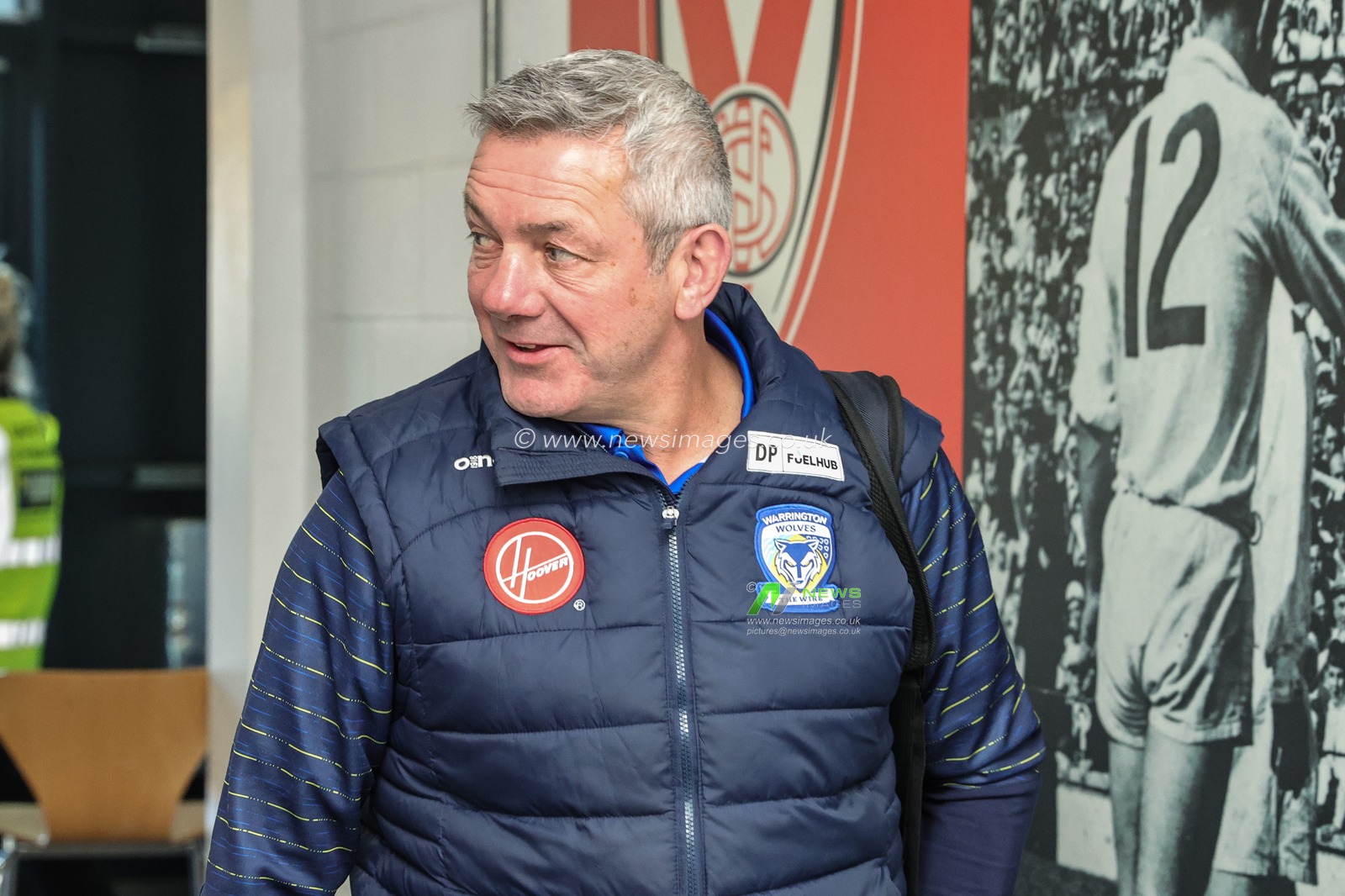 Daryl Powell Head Coach of Warrington Wolves arrives during the Betfred Super League Round 10 match St Helens vs Warrington Wolves at Totally Wicked Stadium, St Helens, United Kingdom, 20th April 2023

(Photo by Mark Cosgrove/News Images)