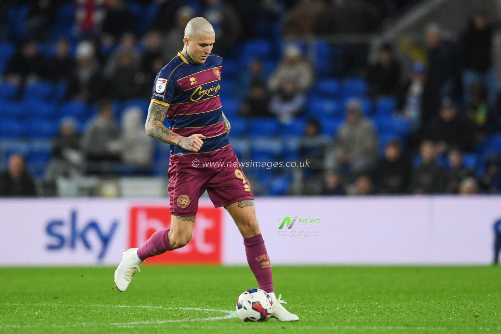 Lyndon Dykes #9 of QPR during the Sky Bet Championship match Cardiff City vs Queens Park Rangers at Cardiff City Stadium, Cardiff, United Kingdom, 26th December 2022

(Photo by Mike Jones/News Images)