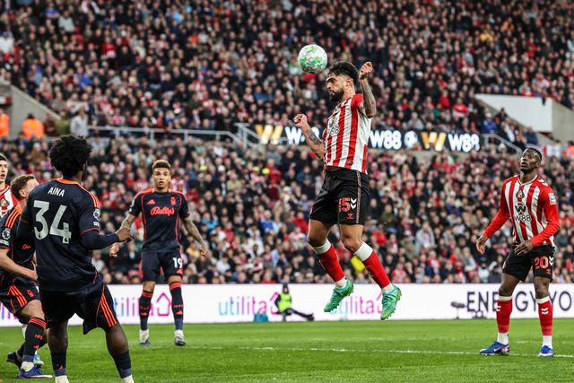Omar Alderete of Sunderland heads on goal during the Premier League match Sunderland vs Nottingham Forest at Stadium Of Light, Sunderland, United Kingdom on 24 April 2026

(Photo by Alfie Cosgrove/News Images)