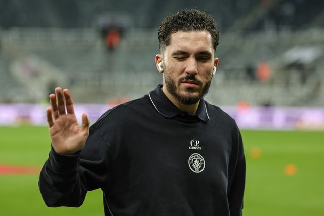 Rayan Cherki of Manchester City waves and winks to the fans as he arrives during the Emirates FA Cup 5th Round  match Newcastle Untied vs Manchester City at St. James's Park, Newcastle, United Kingdom on 07 March 2026

(Photo by Mark Cosgrove/News Images)