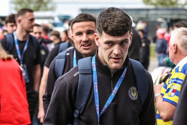 Josh Thewlis of Warrington Wolves arrives during the Betfred Challenge Cup Semi-Finals match Warrington Wolves vs Hull KR at Eco-Power Stadium, Doncaster, United Kingdom on 10 May 2026

(Photo by Alfie Cosgrove/News Images)