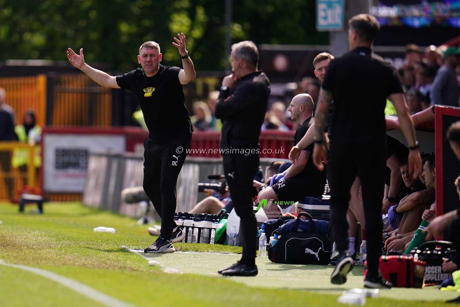 Dave Challinor manager of Stockport County during the Sky Bet League One Playoffs Semi-Final match Stevenage vs Stockport County at Lamex Stadium, Stevenage, United Kingdom on 09 May 2026

(Photo by Harvey Murphy/News Images)