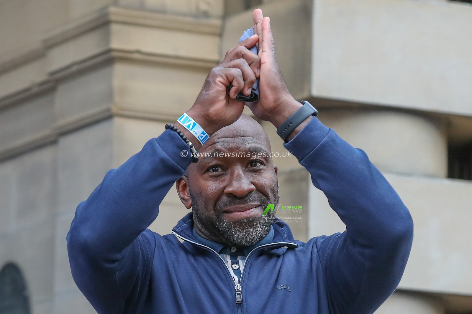 Darren Moore manager of Sheffield Wednesday applauds the fans as Sheffield Wednesday celebrate promotion in the City at Sheffield City Centre, Sheffield, United Kingdom, 31st May 2023

(Photo by Gareth Evans/News Images)