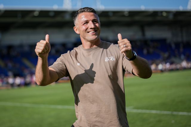 Waarington manager Sam Burgess applauds the fans at full time during the Betfred Super League round 24 match Warrington Wolves vs Huddersfield Giants at The Halliwell Jones Stadium, Warrington, United Kingdom on 23 August 2026

(Photo by Maynard Manyowa/News Images)