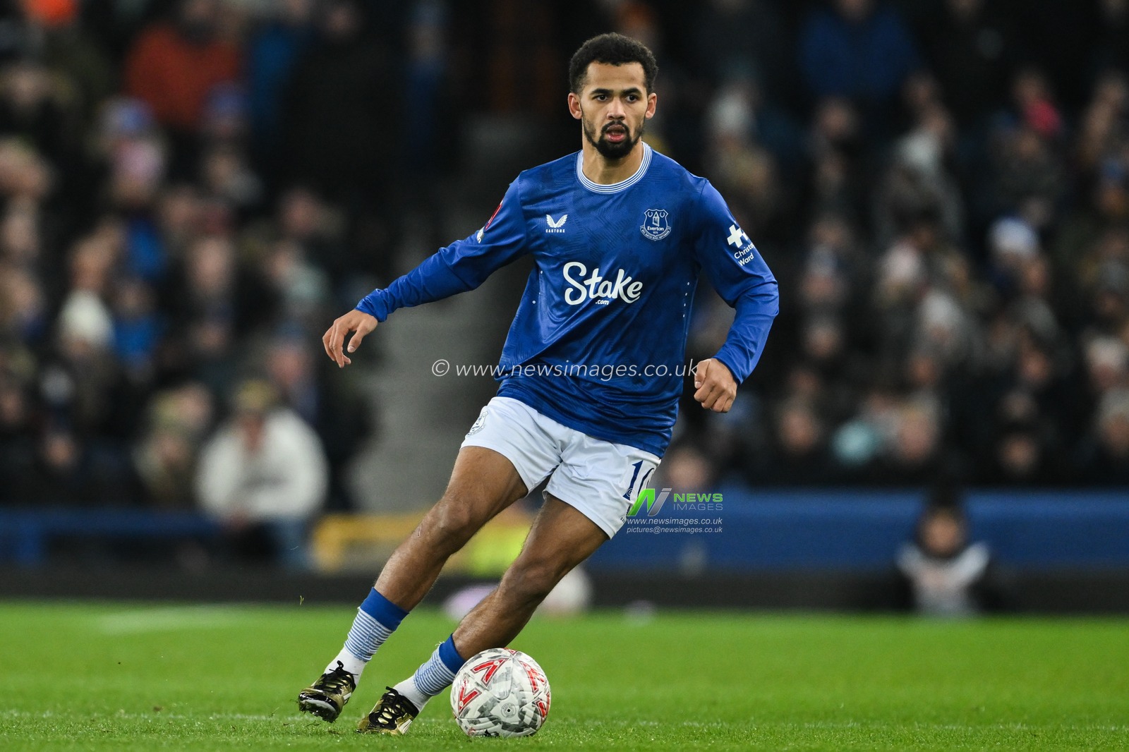 Iliman Ndiaye of Everton in action during the Emirates FA Cup 3rd Round match Everton vs Peterborough United at Goodison Park, Liverpool, United Kingdom, 9th January 2025

(Photo by Craig Thomas/News Images)