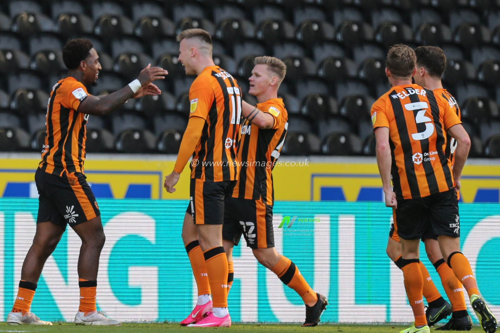 Mallik Wilks (7) of Hull City celebrates his goal to make it 1-0