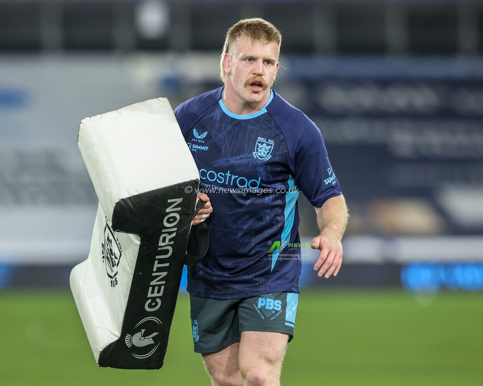 Brad Fash of Hull FC during pre-game warm up during the Betfred Super League Round 3 match Huddersfield Giants vs Hull FC at John Smith's Stadium, Huddersfield, United Kingdom, 28th February 2025

(Photo by Alfie Cosgrove/News Images)
