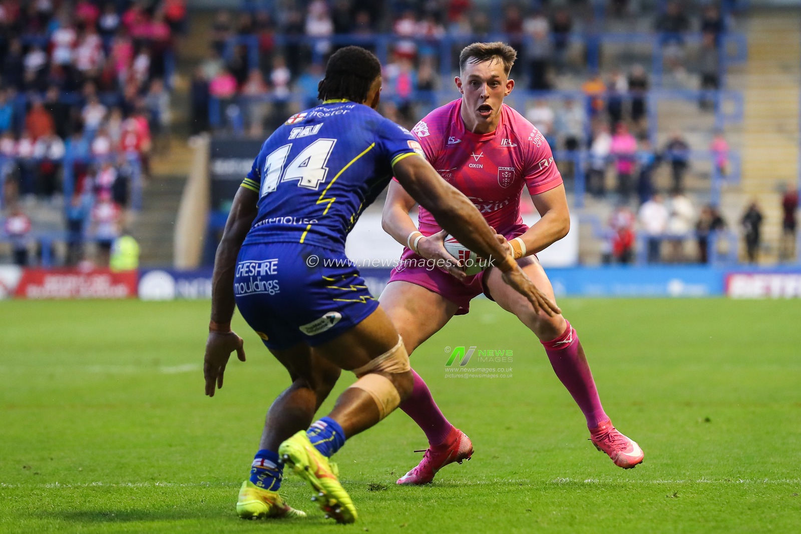 Jack Broadbent of Hull KR in action during the Betfred Super League Round 11 match Warrington Wolves vs Hull KR at Halliwell Jones Stadium, Warrington, United Kingdom, 9th May 2024

(Photo by Gareth Evans/News Images)